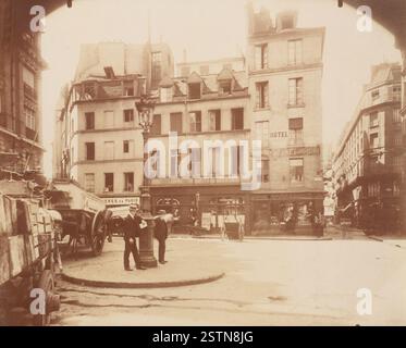 Fotografia di Eugène Atget, scattata nel 1908, che mostra Rue Mondétour a Parigi. Atget cattura il pittoresco e storico carattere di questa strada, ora perduta a causa degli sviluppi moderni. Foto Stock