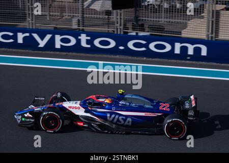 F1 Etihad Airways Abu Dhabi Grand prix 2024 - Yuki Tsunoda del Giappone guida il Team di Formula 1 Visa Cash App RB durante le prove Foto Stock