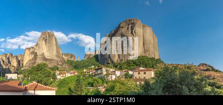 Villaggio di Kastraki sulle montagne Meteora, Grecia Foto Stock