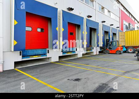 Carrello elevatore al molo Foto Stock