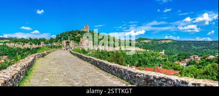 Ingresso alla fortezza degli zareveti a Veliko Tarnovo, Bulgaria Foto Stock