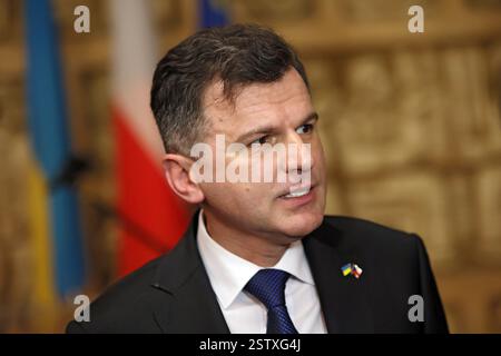IVANO-FRANKIVSK, UCRAINA - 18 FEBBRAIO 2025 - Consule onorario della Repubblica Ceca Andrii Levkovych partecipa al ricevimento in occasione dell'apertura del Consolato Onorario della Repubblica Ceca nelle regioni Ivano-Frankivsk e Chernivtsi, Ivano-Frankivsk, Ucraina occidentale. (Foto di Yurii Rylchuk/Ukrinform) Foto Stock