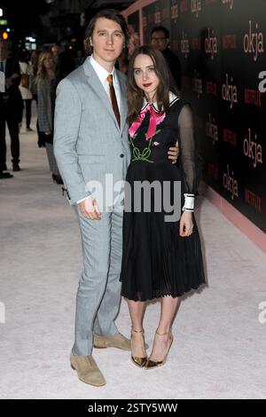 Paul Dano e Zoe Kazan alla proiezione "Okja" l'8 giugno 2017 a New York Foto Stock