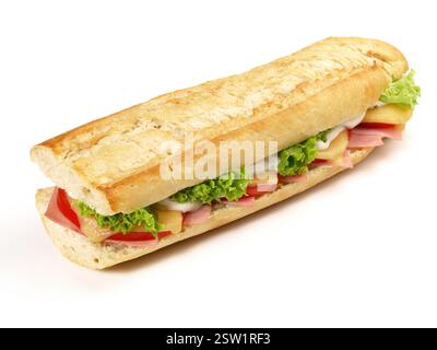 Baguette francese con prosciutto e formaggio fuso su sfondo bianco Foto Stock