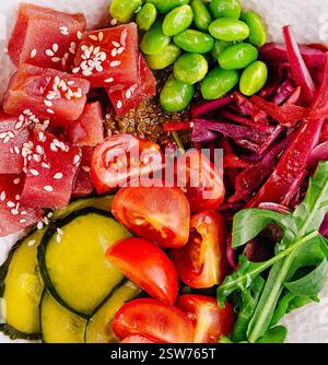 Vista dall'alto della ciotola per insalate vegane salutare da vicino Foto Stock