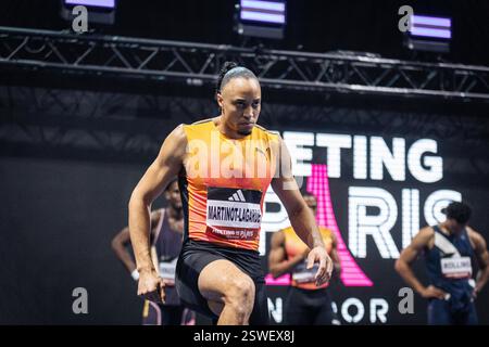 Parigi, Francia. 9 febbraio 2025. Pascal Martinot-Lagarde, atleta francese, visto prima di competere ai 60 metri ostacoli finali maschili durante il Paris Indoor Meeting. Gli Athletics sono tornati all'Accor Arena per l'ottava edizione del Paris Indoor Meeting 2025. Dozzine di atleti hanno partecipato a 7 diverse competizioni, come i 60 metri per uomo e donna, gli ostacoli da 60 metri per uomo e donna, il salto lungo e il salto con l'asta maschile. Credito: SOPA Images Limited/Alamy Live News Foto Stock