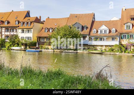Old small half-timbered houses on the Regnitz, the so-called fishermen's houses or Little Venice, Bamberg, Bavaria, Germany, Europe Foto Stock