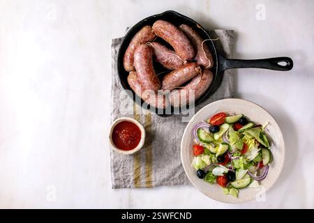 Salsicce alla griglia salsiccia nodi Foto Stock
