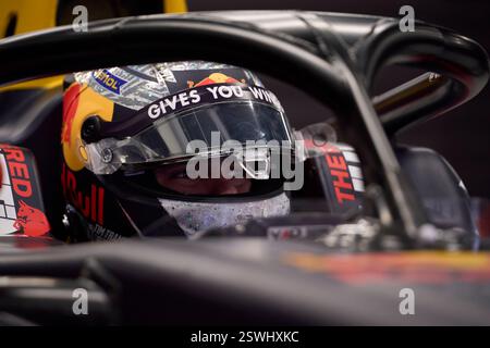 BARCELLONA, SPAGNA - 20 FEBBRAIO: Tim Tramnitz della Germania e MP Motorsport (17) si prepara a guidare in garage durante i test di Formula 3 sul circuito de Foto Stock