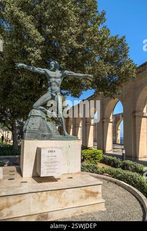 Enea o statua di Enea nei giardini Lower Barrakka, la Valletta, Malta. Foto Stock