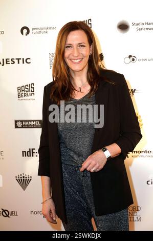 Ulrike Frank bei der 12. Verleihung der DAfFNE-Auszeichnung 2025 im Babilonia. Berlino, 21.02.2025 *** Ulrike Frank alla dodicesima cerimonia del DAfFNE Award 2025 a Babylon Berlin, 21 02 2025 foto:XT.xBartillax/xFuturexImagex daffne 5215 Foto Stock