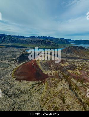 Vista aerea dei crateri e del campo di lava a Berserkjahraun, penisola di Snæfellsnes, Islanda occidentale. Foto Stock