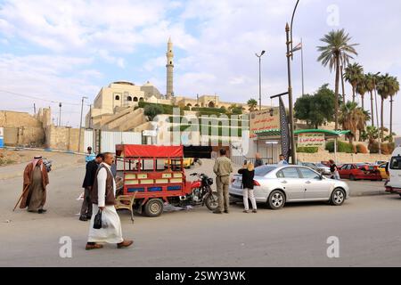 Mosul, Mossul in Iraq - 17 novembre 2024: Ricostruzione della Moschea al-Nabi Yunus, Profeta Jona, Jonah, Jonas Foto Stock