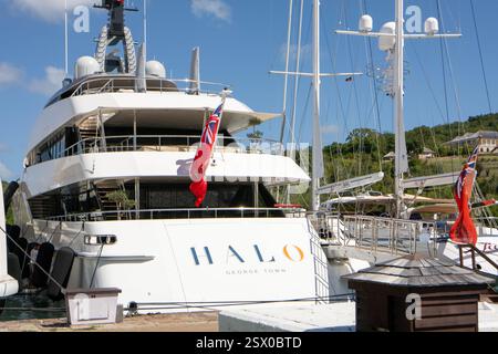 HALO un super yacht a motore di lusso di 57 m disponibile per il noleggio costruito nel 2015, ristrutturato nel 2021 presso il cantiere navale di Nelson, patrimonio dell'umanità dell'UNESCO e storico Foto Stock