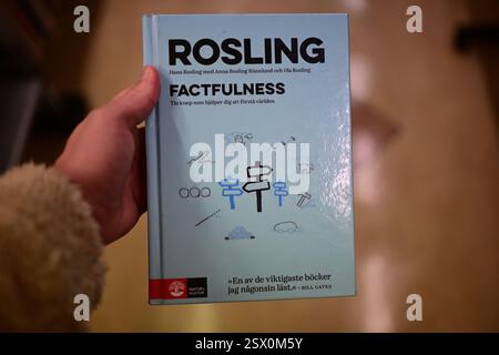Markaryd, Kronoberg, Svezia. 21 febbraio 2025. Factfulness di Hans Rosling. Foto Stock