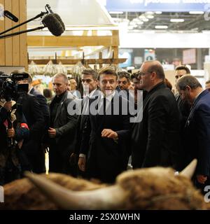 Saint Ouen, Parigi, Francia. 22 febbraio 2025. Il Presidente della Repubblica francese in visita al Salone Internazionale dell'Agricoltura che celebra la sua 60a edizione a porte de Versailles. (Credit Image: © Sadak Souici/ZUMA Press Wire) SOLO PER USO EDITORIALE! Non per USO commerciale! Foto Stock