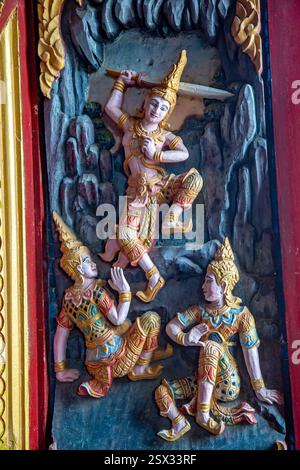 Wat Plai Laem, Bophut, Koh Samui, Thailandia, 10 febbraio, 2025, opere d'arte al Tempio buddista Foto Stock