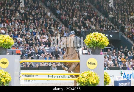 Gothenburg, Svezia. 22 febbraio 2025. Hannes Ahlmann per la Germania con il suo Armison durante il Gothenburg Trophy. Crediti: Per Ljung/Alamy Live News Foto Stock