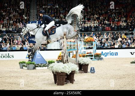 Gothenburg, Svezia. 22 febbraio 2025. Wilma Hellström di Svezia con Eleven durante il Gothenburg Trophy presentato da Volvo Cars al Gothenburg Horse Show il 22 febbraio 2025, Gothenburg, Svezia (foto di Maxime David - MXIMD Pictures) crediti: MXIMD Pictures/Alamy Live News Foto Stock