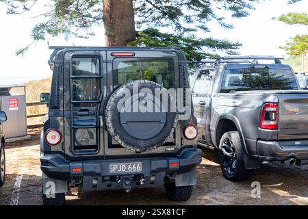 Modello 2023 grigio Ineos IGXX Grenadier SUV vista posteriore parcheggiato a Sydney, nuovo Galles del Sud, Australia Foto Stock