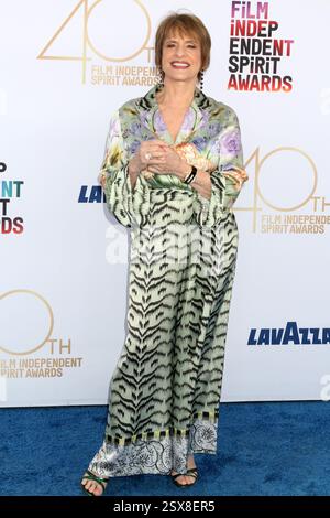 23 febbraio 2025, Santa Monica, CA, Stati Uniti: LOS ANGELES - 22 febbraio: Patti Lupone ai 2025 Film Independent Spirit Awards a Beach il 22 febbraio 2025 a Santa Monica, CA (Credit Image: © Kay Blake/ZUMA Press Wire) SOLO USO EDITORIALE! Non per USO commerciale! Foto Stock