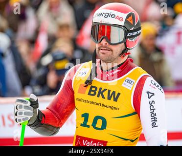 Crans-Montana, Vallese, Svizzera. 23 febbraio 2025. Crans-Montana Svizzera, 23/02/2025: VINCENT KRIECHMAYR dell'Austria è in azione durante la Coppa del mondo FIS Crans Montana. La Coppa del mondo FIS Crans Montana si è svolta presso il famoso parco sciistico di Crans-Montana in Svizzera. (Immagine di credito: © Eric Dubost/ZUMA Press Wire) SOLO PER USO EDITORIALE! Non per USO commerciale! Crediti: ZUMA Press, Inc./Alamy Live News Foto Stock