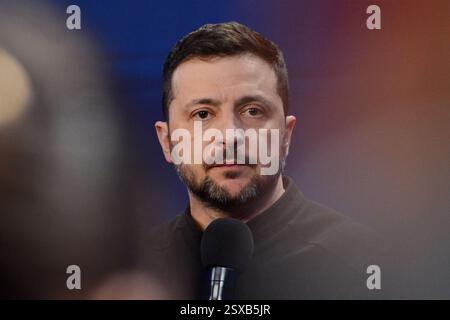 Kiev, Ucraina. 23 febbraio 2025. Il presidente dell'Ucraina Volodymyr Zelenskyi tiene una conferenza stampa durante il forum 'Ucraina. Anno 2025' il 23 febbraio 2025 a Kiev, Ucraina credito: SOPA Images Limited/Alamy Live News Foto Stock
