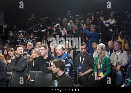 I giornalisti coprono l'Ucraina. Anno 2025" Forum in vista del 3 ° anniversario dell'invasione su vasta scala della Russia dell'Ucraina a Kiev, Ucraina, il 23 febbraio 2025. (Foto di Volodymyr Tarasov/Ukrinform) Foto Stock