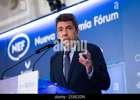 Madrid, Madrid, SPAGNA. 24 febbraio 2025. Il presidente della Comunità Valenciana, CARLOS MAZ'N GUIXOT, è apparso a Madrid e ha usato il leggio per difendersi e spiegarsi le sue responsabilità in merito al disastro di Dana avvenuto nell'ottobre 2024. Ancora una volta ha incolpato il governo centrale e l'AEMET e si è definito "danno collaterale” della tragedia. (Credit Image: © Ignacio Lopez Isasmendi/ZUMA Press Wire) SOLO PER USO EDITORIALE! Non per USO commerciale! Foto Stock