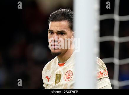 Manchester, Regno Unito. 23 febbraio 2025. Ederson del Manchester City durante la partita di Premier League all'Etihad Stadium di Manchester. Il credito per immagini dovrebbe essere: Andrew Yates/Sportimage Credit: Sportimage Ltd/Alamy Live News Foto Stock