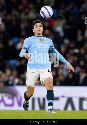 Manchester, Regno Unito. 23 febbraio 2025. Abdukodir Khusanov del Manchester City durante la partita di Premier League all'Etihad Stadium di Manchester. Il credito per immagini dovrebbe essere: Andrew Yates/Sportimage Credit: Sportimage Ltd/Alamy Live News Foto Stock