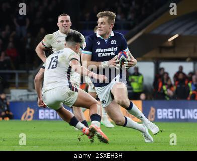 Londra, Regno Unito. 22 febbraio 2025. Stafford McDowall (Glasgow Warriors) della Scozia in azione durante il Campionato sei Nazioni maschile di Calcutta Cup tra Inghilterra e Scozia allo stadio Allianz, Twickenham, Londra, il 22 febbraio 2025 Credit: Action foto Sport/Alamy Live News Foto Stock