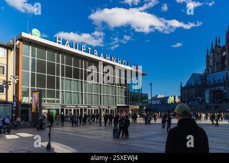 COLONIA, GERMANIA - 23 FEBBRAIO 2025: Stazione centrale di Colonia, Germania Foto Stock