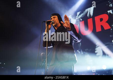 REGNO UNITO. 22 febbraio 2025. LONDRA, INGHILTERRA - 22 FEBBRAIO: Milan Fras di "Laibach" si esibisce all'Islington Assembly Hall il 22 febbraio 2025 a Londra, Inghilterra. CAP/Mar © Mar/Capital Pictures credito: Capital Pictures/Alamy Live News Foto Stock