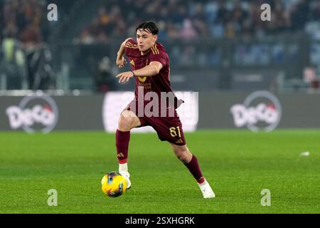 Roma, Italia. 24 febbraio 2025. Niccolo Pisilli dell'AS Roma durante la partita di serie A tra AS Roma e AC Monza allo stadio Olimpico di Roma (Italia), 24 febbraio 2025. Crediti: Insidefoto/Alamy Live News Foto Stock
