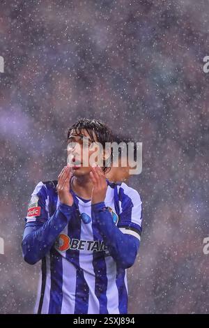 Porto, Portogallo. 24 febbraio 2025. Stadio Dragao, Primeira Liga 2024/2025, FC Porto contro Vitoria de Guimaraes; Rodrigo Mora del FC Porto reagisce durante una partita tra FC Porto e Vitoria de Guimaraes per la Primeira Liga 2024/2025 allo stadio Dragao di Porto il 24 febbraio 2025. Foto: Daniel Castro/DiaEsportivo/Alamy Live News crediti: DiaEsportivo/Alamy Live News Foto Stock