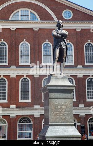 Il Faneuil Hall Marketplace storico edificio in mattoni a Freedom Trail, Boston, Massachusetts, Stati Uniti Foto Stock