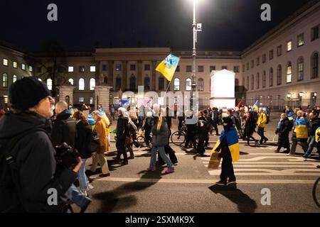 Dimostrazione Ucraina per il 3 ° anniversario della guerra di Russia contro l'Ucraina Foto Stock