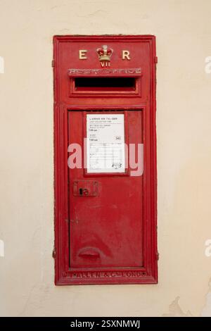 Una cassetta postale Edoardo VII a Mdina, Malta. Realizzato tra il 1901 -1910 da W.T. Allen & Co, Londra. Casella di lettere 343. Foto Stock