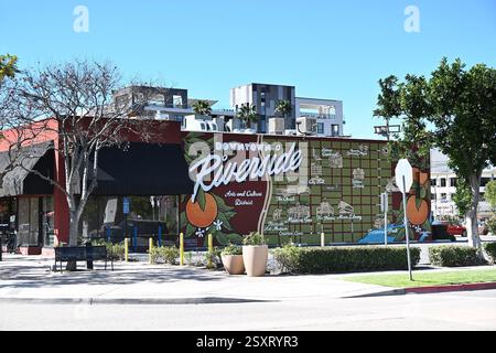 RIVERSIDE, CALIFORNIA - 23 febbraio 2024: Murale del quartiere artistico e culturale del centro di Riverside. Foto Stock