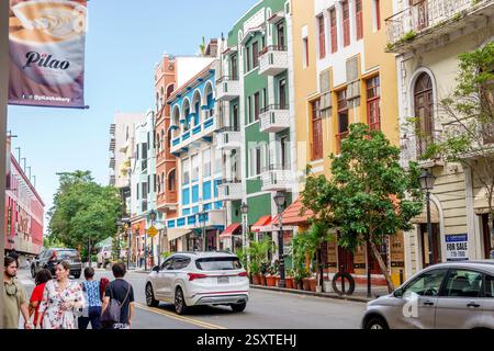 San Juan Puerto Rico, Viejo Old San Juan, Calle de San Francisco, architettura coloniale storica, edifici colorati, stile coloniale spagnolo, boutique Foto Stock