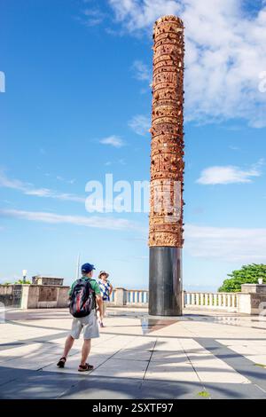 San Juan Porto Rico, Viejo Old San Juan, Plaza del Quinto Centenario, Totem Telurico, monumento scultoreo, commemorazione della colonizzazione spagnola, arte pubblica Foto Stock