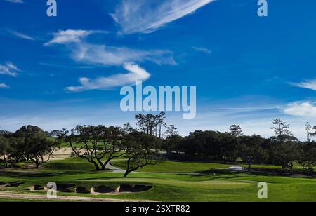 Seaside, California, USA 5 dicembre, 2024 Vista generale sul 5° green del campo BlackHorse presso il Bayonet Black Horse Golf Club, Seaside, Monterey Peninsula, CA., USA Foto Stock