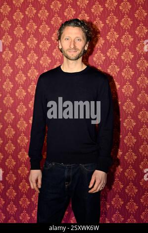 Moritz Heidelbach bei der Premiere der ARD Comedy-serie Ghosts im Cinenova Kino. Köln, 25.02.2025 *** Moritz Heidelbach alla prima della serie comica ARD fantasmi al cinema Cinenova di Colonia, 25 02 2025 foto:XT.xNgox/xFuturexImagex ghosts 5384 Foto Stock