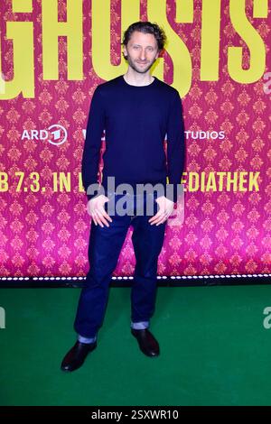 Moritz Heidelbach zu Gast auf dem roten Teppich bei der Premiere der ARD TV serie Ghosts im Kino Cinenova AM 25.02.2025 in Koeln NRW Deutschland *** Moritz Heidelbach come ospite sul Red carpet alla prima della serie TV ARD Ghosts al cinema Cinenova il 25 febbraio 2025 a Colonia NRW Germania Foto Stock