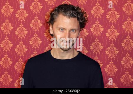 Moritz Heidelbach bei der Premiere der ARD Comery-Serie Ghosts im Cinenova. Köln, 25.02.2025 *** Moritz Heidelbach alla prima della serie ARD Comery Ghosts at Cinenova Cologne, 25 02 2025 foto:XR.xSchmiegeltx/xFuturexImagex ghosts 5289 Foto Stock