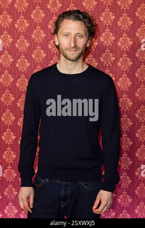 Moritz Heidelbach bei der Premiere der ARD Comery-Serie Ghosts im Cinenova. Köln, 25.02.2025 *** Moritz Heidelbach alla prima della serie ARD Comery Ghosts at Cinenova Cologne, 25 02 2025 foto:XR.xSchmiegeltx/xFuturexImagex ghosts 5287 Foto Stock