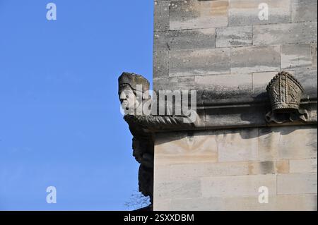Le pareti esterne del Magdalen College di Oxford sono decorate con una serie di grottesche Foto Stock