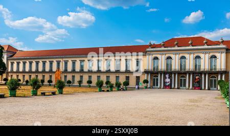 Berlino, Germania - Luglio19, 2010 : Schloss Charlottenburg, Neuer Flugel. Il Palazzo di Charlottenburg, ala nuova. La residenza estiva preferita dei reali di Berlino. Foto Stock