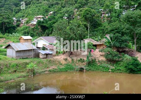 Ban Lek Kham mai. Piccolo villaggio vicino a Luang Namtha a nord del Lao Foto Stock